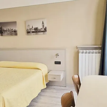 Posta מלון ונטימיגליה