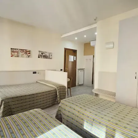 מלון Posta ונטימיגליה