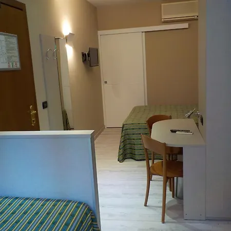 מלון Posta ונטימיגליה